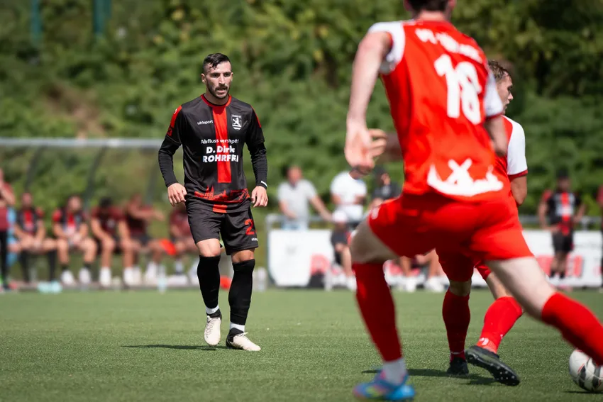 1te, Nikolas Sondras