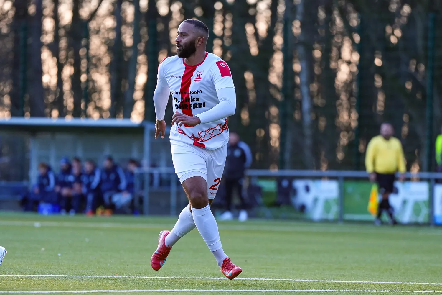 Baba unterschreibt für ein weiteres Jahr …