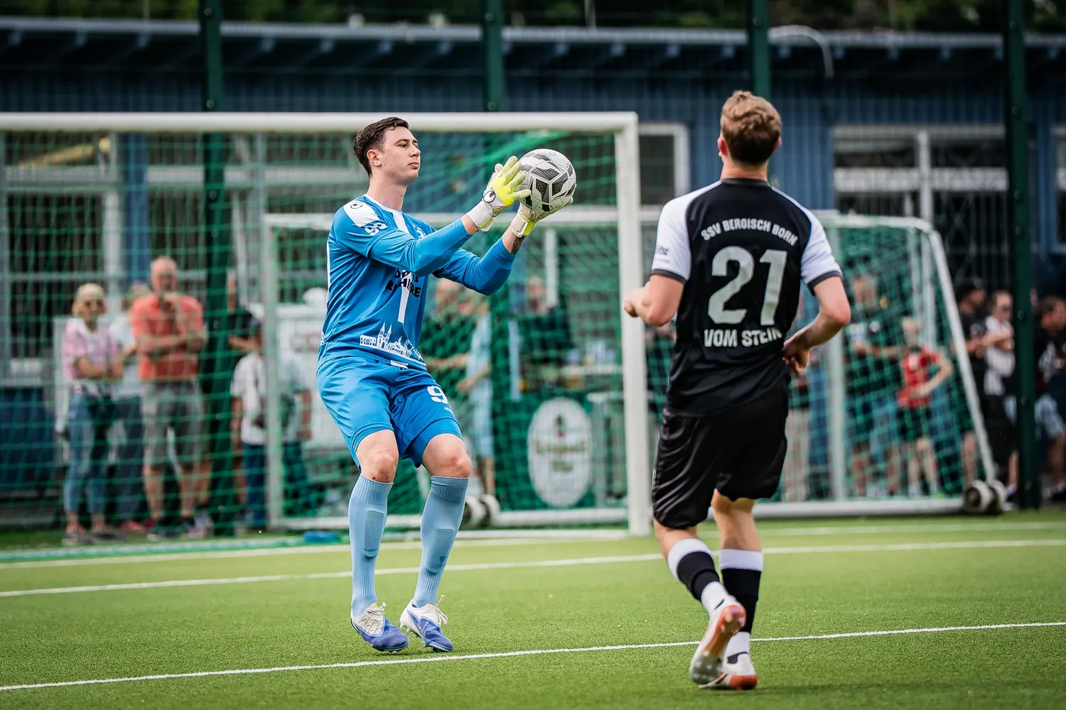 AUFSTIEGSHELD ROSTYSLAV LEIHE ZUM SV SOLINGEN