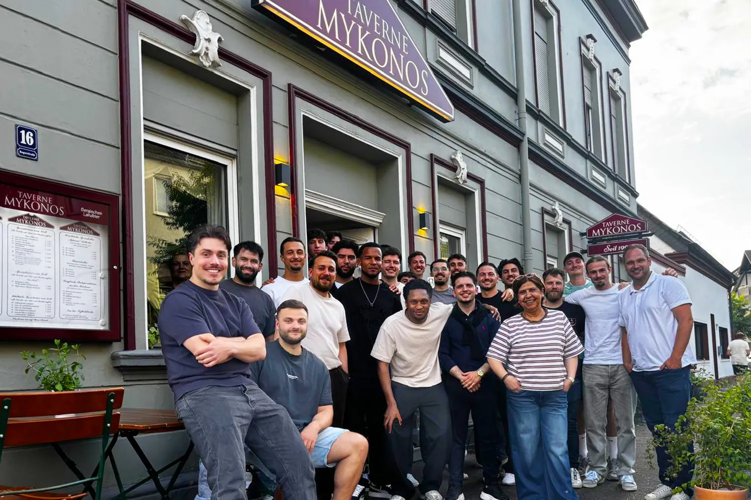 Taverne Mykonos feiert mit unserer U23