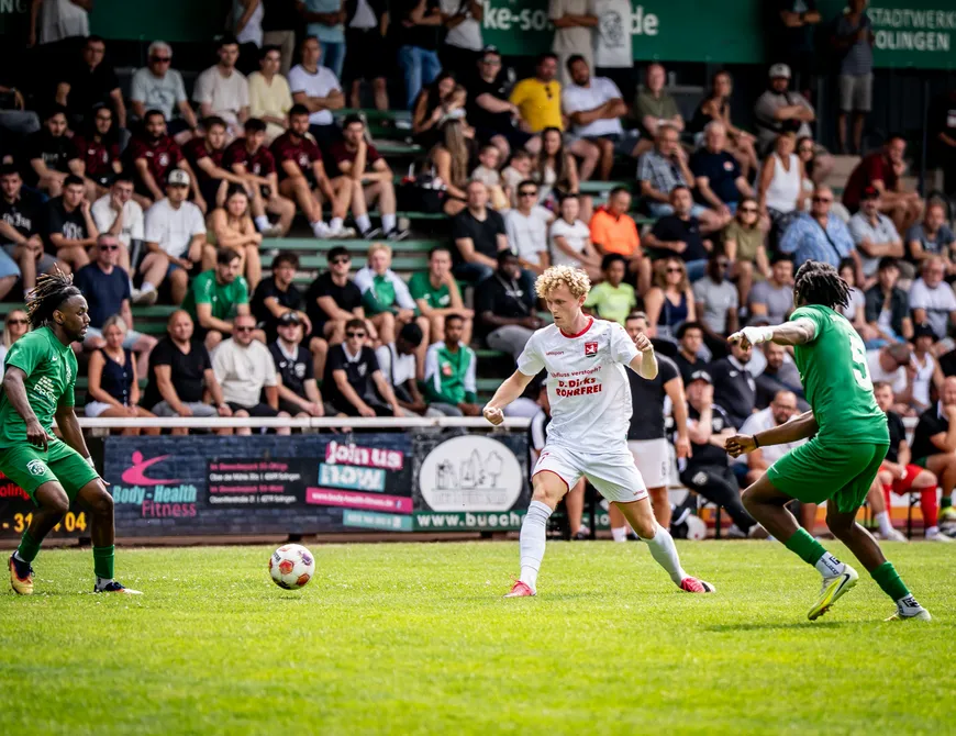 03ER OBERLIGA AUFTAKT