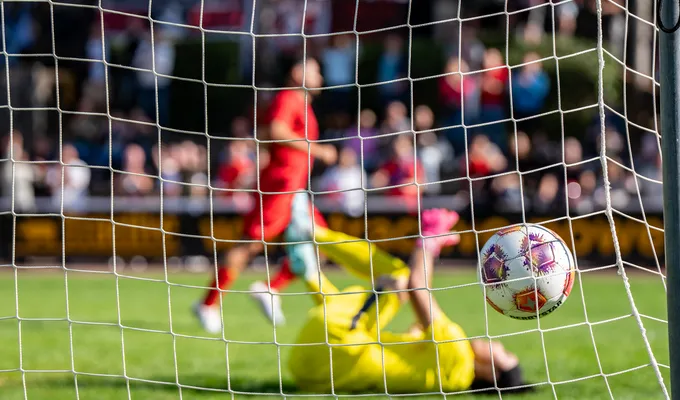 1. OBERLIGA HEIMSIEG DER 03ER GESCHICHTE