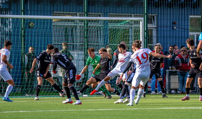 HEIMSPIEL IN DER 03 ARENA AUF KUNSTRASEN