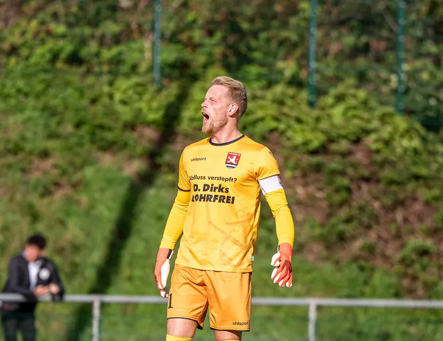 03ER AUF ZUM SV SONSBECK IN DEN WILLY-LEMKENS-SPORTPARK