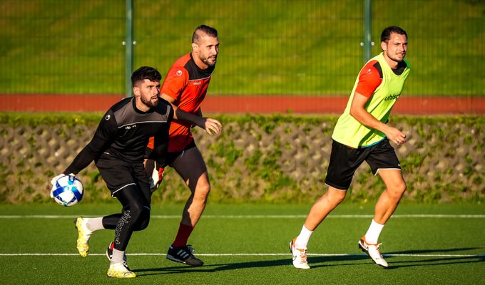 Morgen Fotoshooting & Trainingsspiel