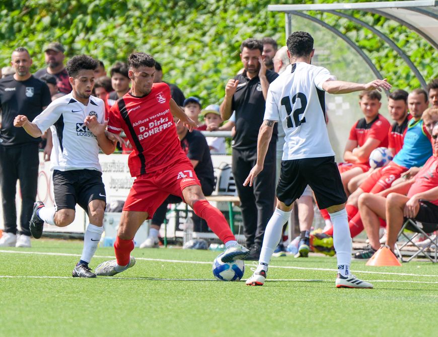 Auftaktsieg mit 6 : 1 gegen SG Benrath – Hassels