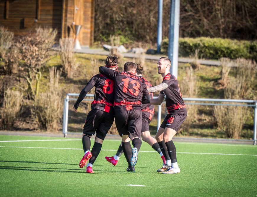 03 gewinnt Top - Duell